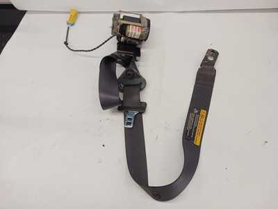 2010 Subaru Foresters seat belts