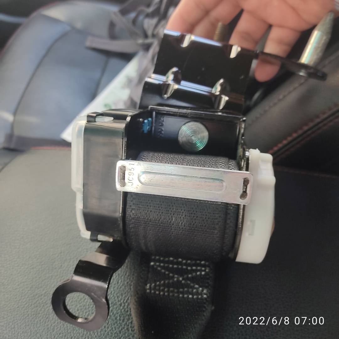2016 Ford Explorer seat belt is stuck, can't pull the belt out – Seat Belt  Pretensioner – MyAirbags Forum