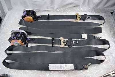 2012 Nissan seat belts